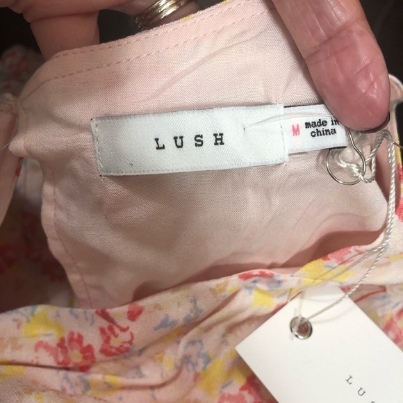 Lush V Neck Pink Floral Ruched Romper NWT Size M - Picture 10 of 11